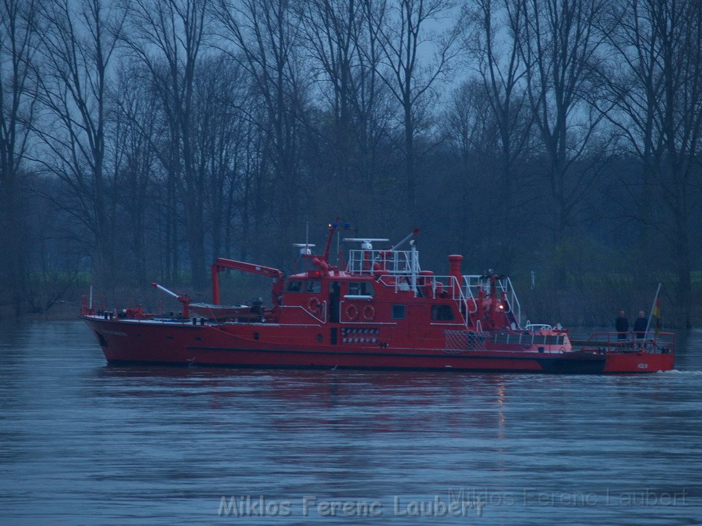 Feuerloeschboot 10-2      P142.JPG